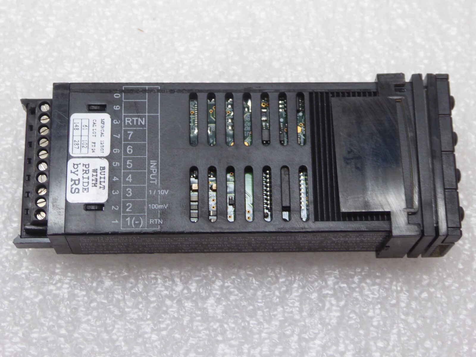 Omega CNi3243 Temperature Controller