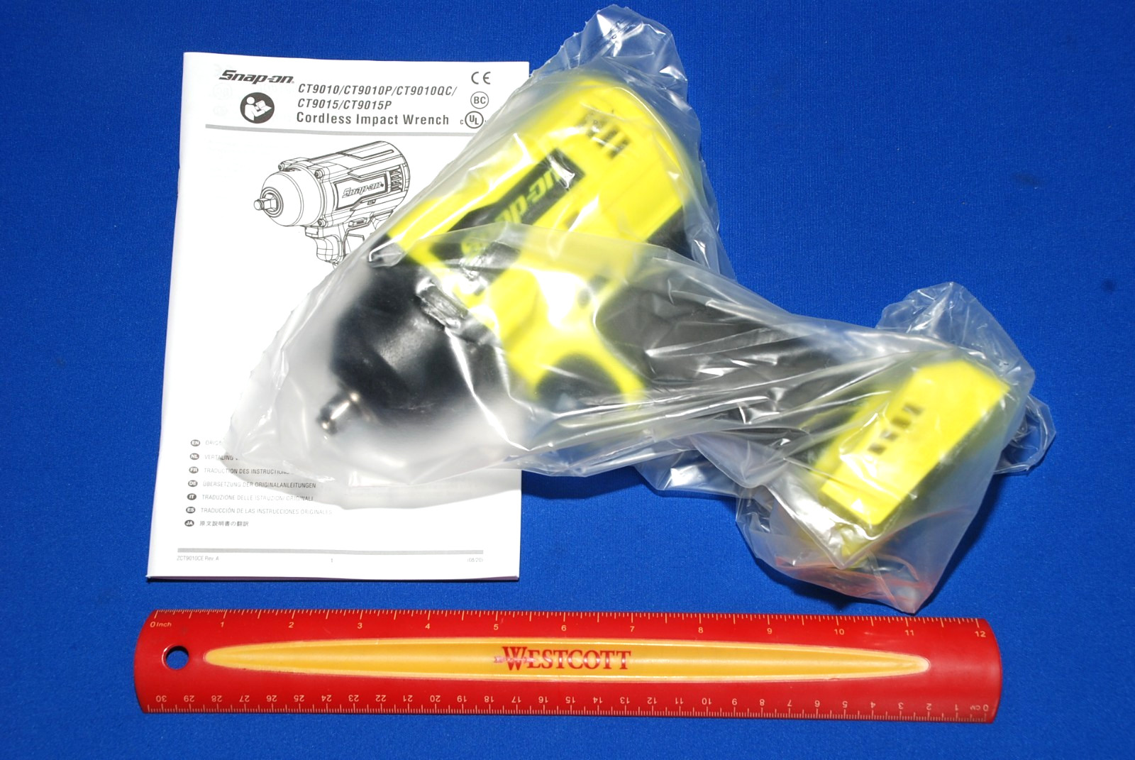 Snap-On NEW and Ships for FREE Hi-Viz 18 V 3/8" Drive Impact Wrench CT9010HVDB