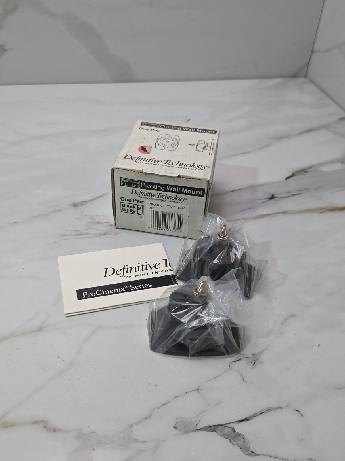 Definitive Technology Pivoting Wall Mount (Black)