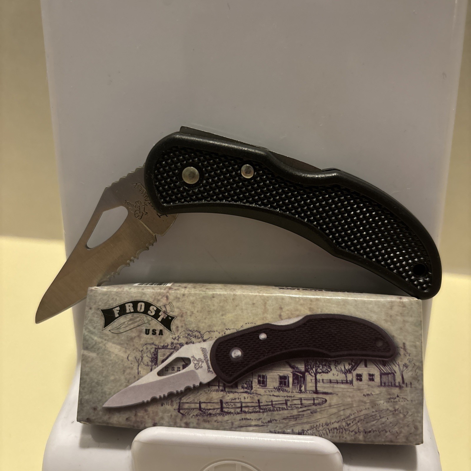 Frost 3" Closed Back Lock Folding Knife Stainless Steel Blade Black Handle