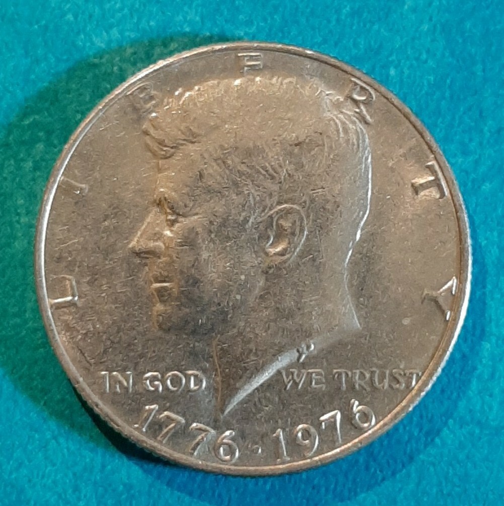 1776-1976 KENNEDY HALF DOLLAR COIN USA AMERICA FIFTY DENVER BICENTENNIAL (MM1)