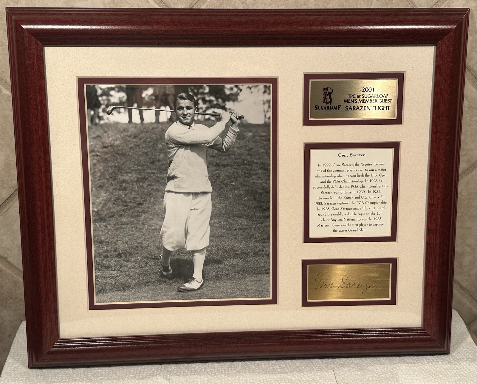 Gene Sarazen 2001 TPC at Sugarloaf Framed (16"x13") Photo w/ Engraved Signature