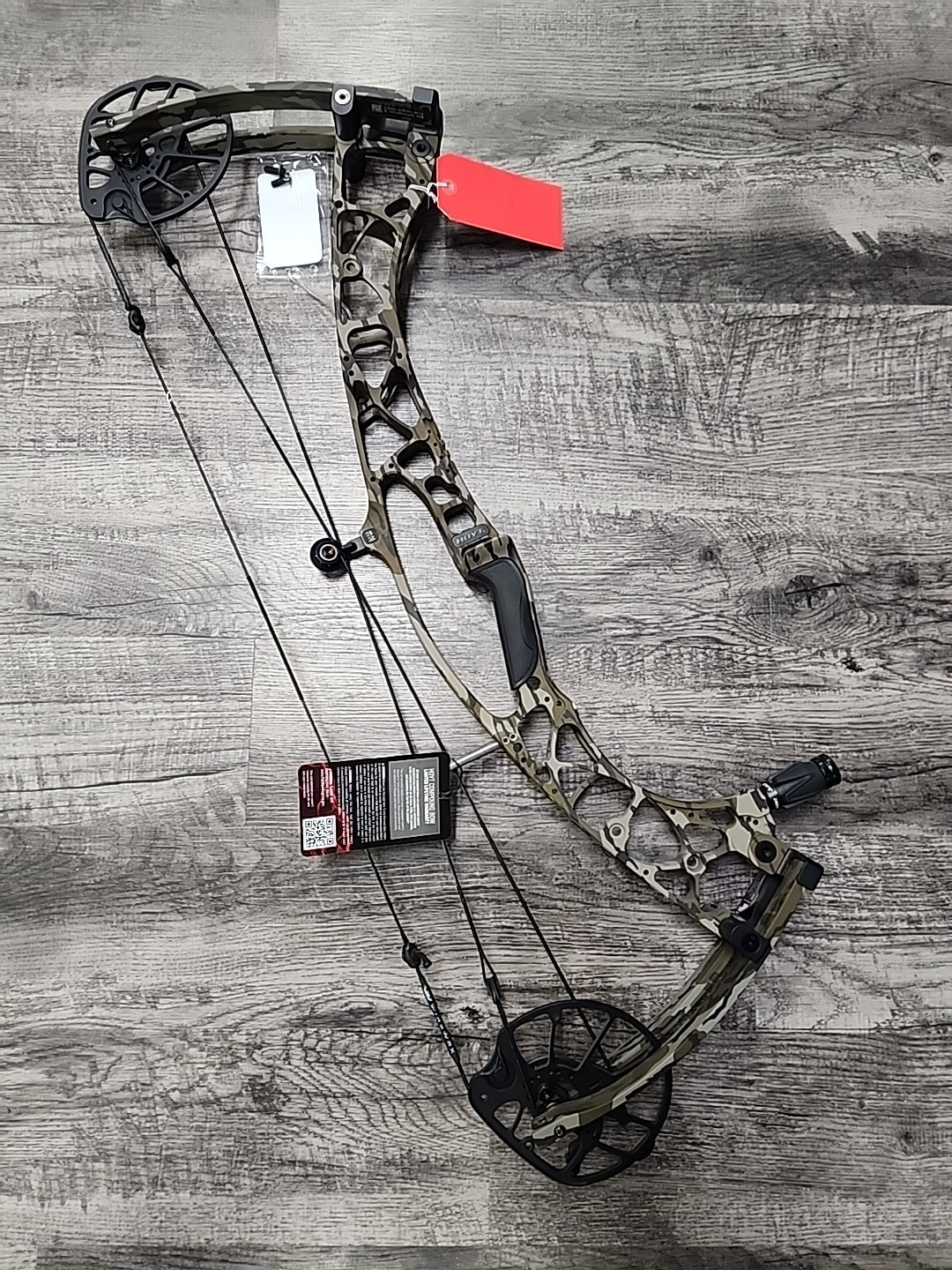 Hoyt AX-2 32  - Left Hand - 28 1/4-29" draw - 60-70LBS - Bottomland