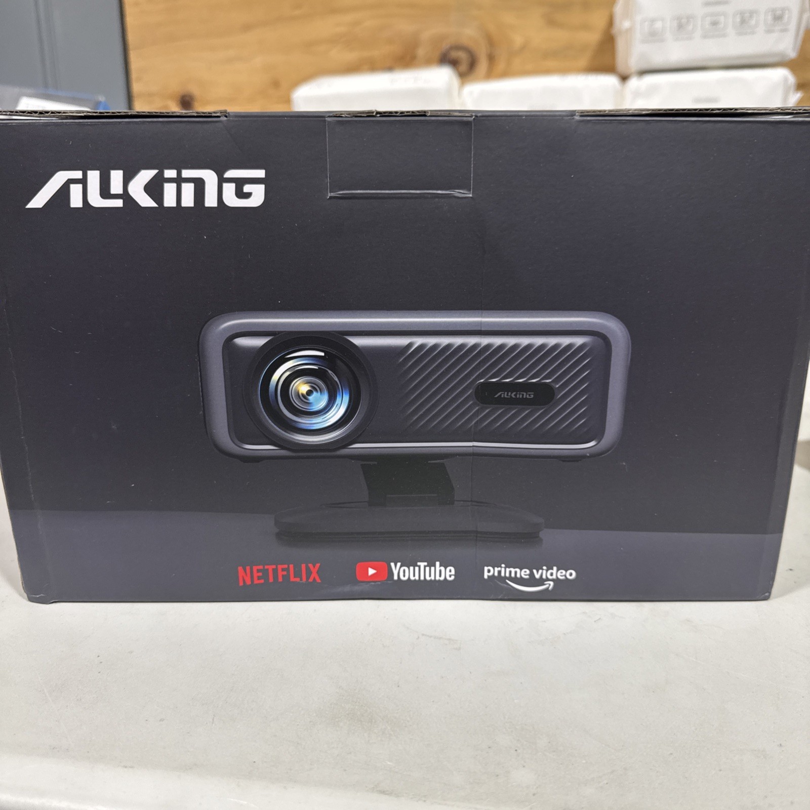 [Netflix Officially&AI Auto Focus]AuKing Smart Projector with Wifi and Bluetooth