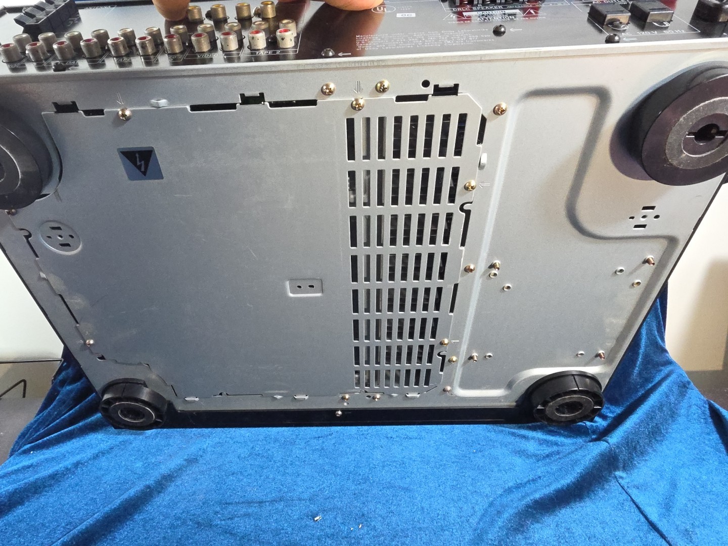 Sony STR-AV920 AM/FM Stereo With Original Remote.