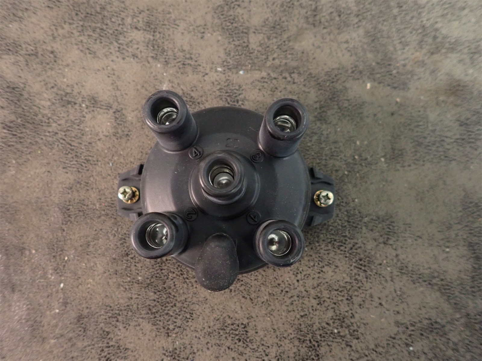 NEW WVE 5D1240 Distributor Cap (G217)