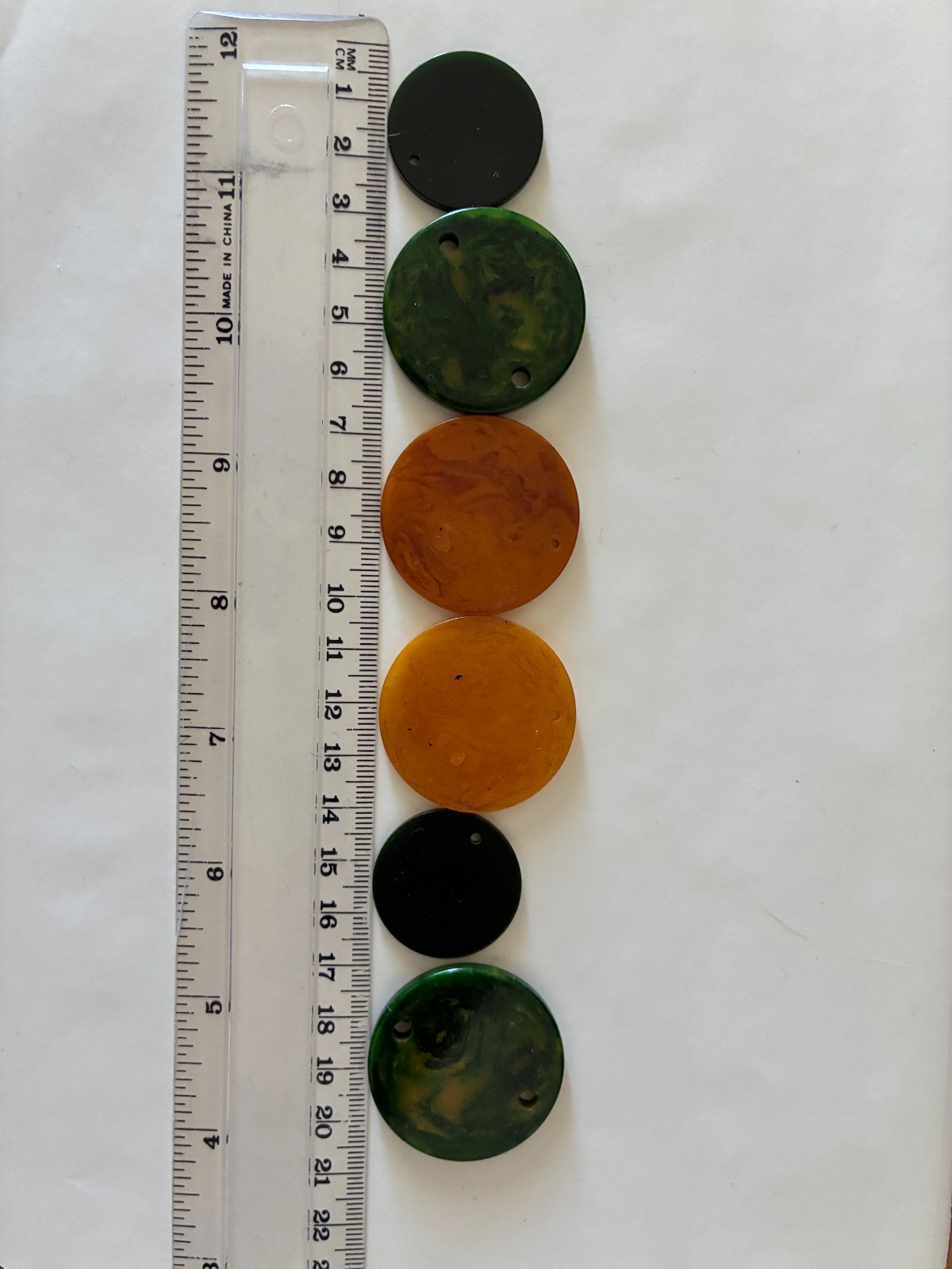 Assorted genuine Bakelite discs – solid and marbled, button, earrings, vintage