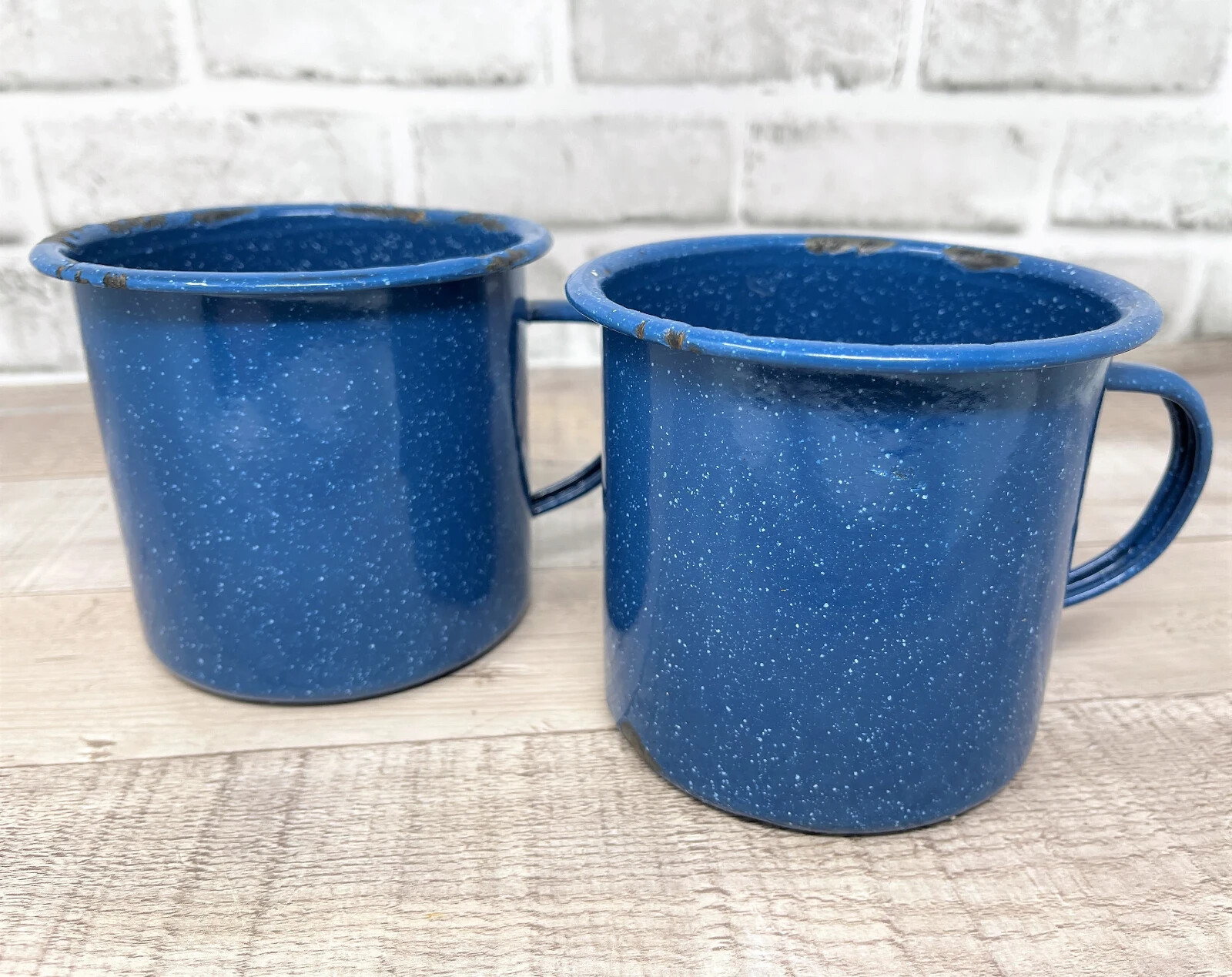 Set of 2 Vtg Large Enamelware Enamel Granite Ware Blue White Speckled Mugs Cups
