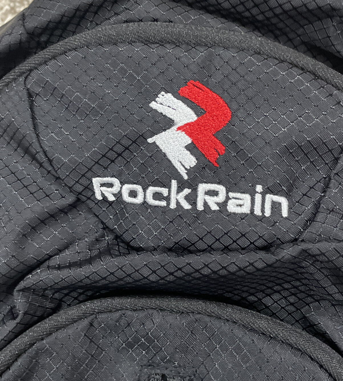 ROCKRAIN Hydration Backpack Insulated Hydration Pack with 2L