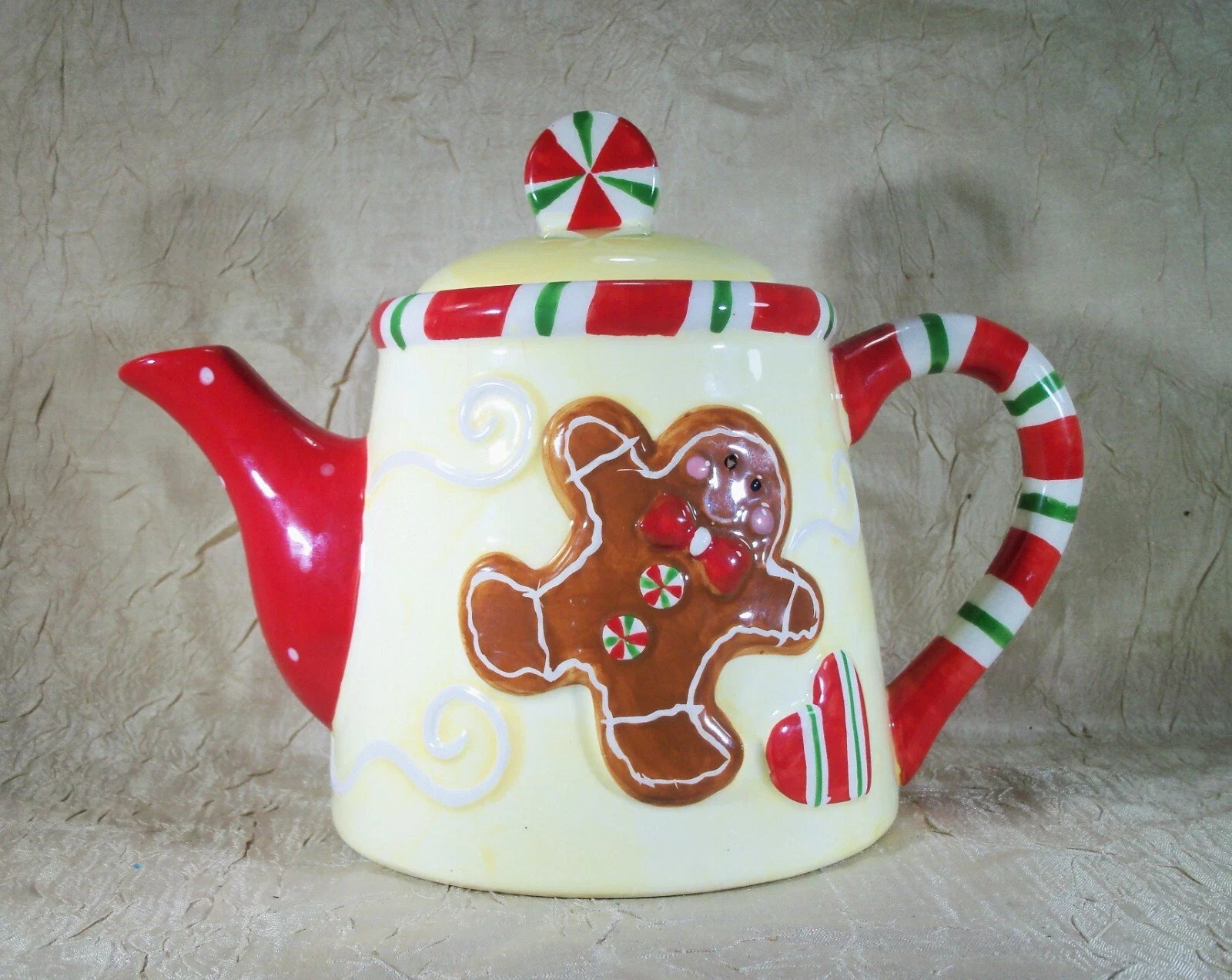 Gingerbread Tea Pot w/ Lid Ceramic Vintage Christmas Holiday Theme - SEE DETAILS
