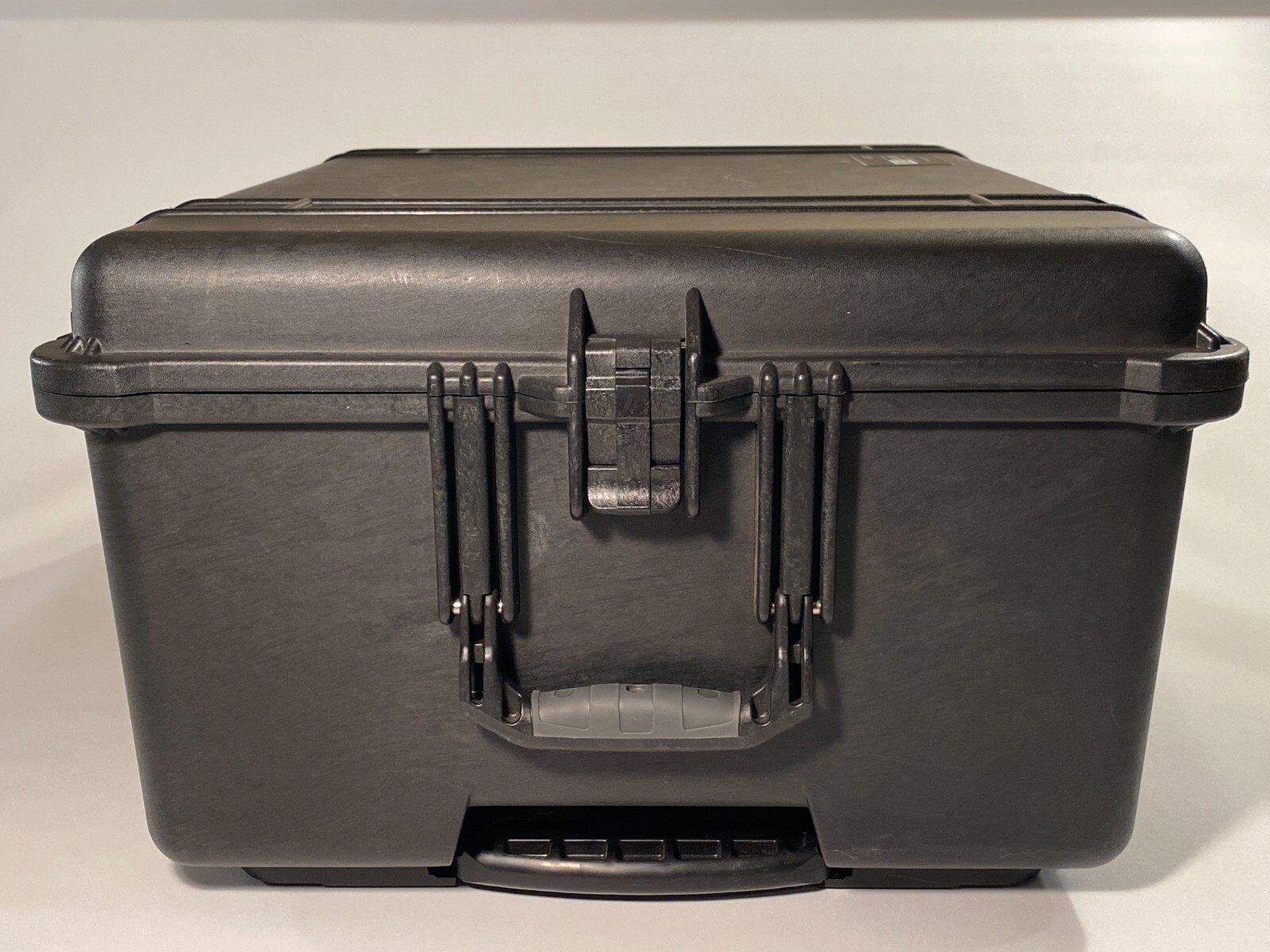 CaseCruzer 12-Disc Hard Drive Flight Case with Anti-Static Foam (Pelican)