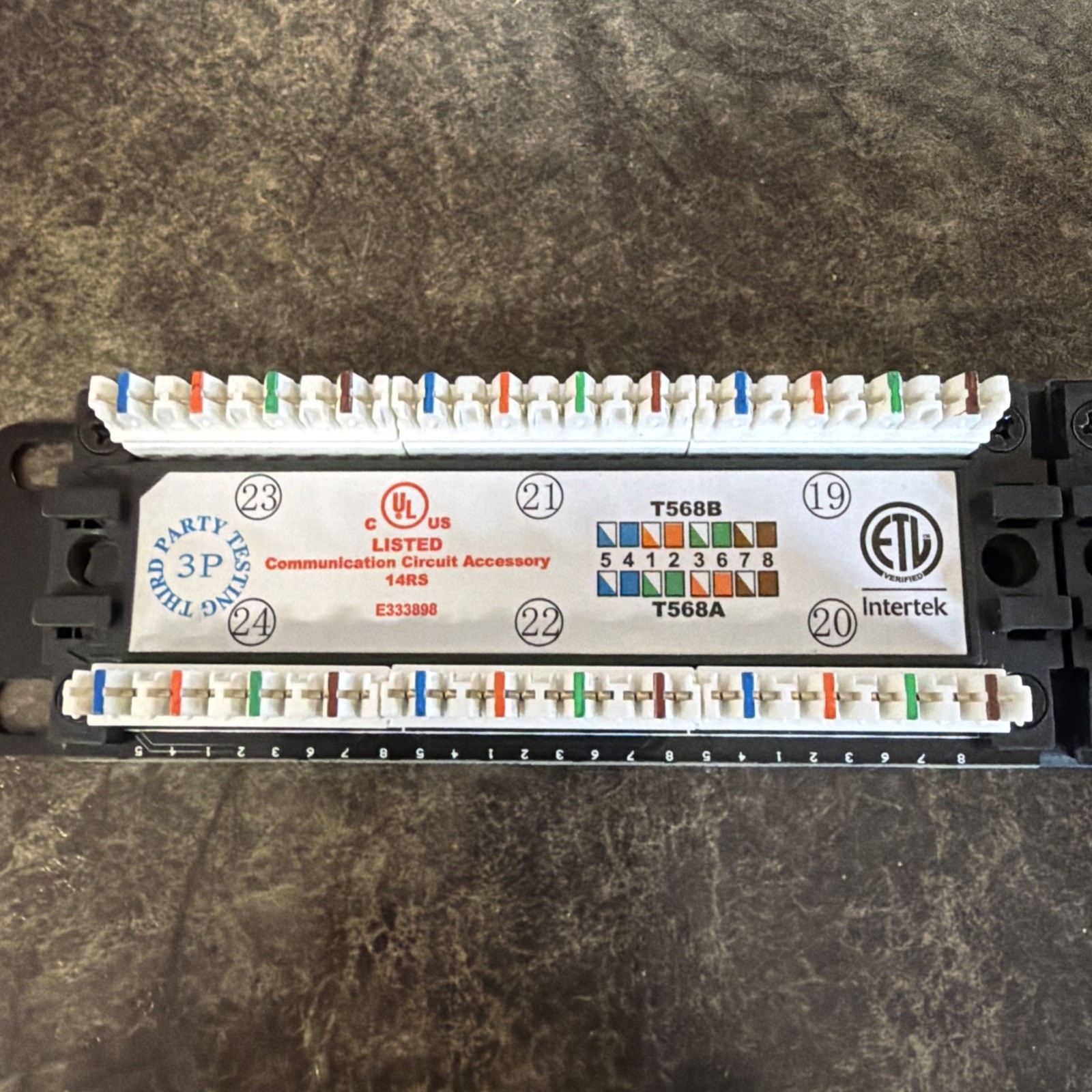 DataComm Cat 5e 24 Port Patch Panel - Model 20-5524 - USED