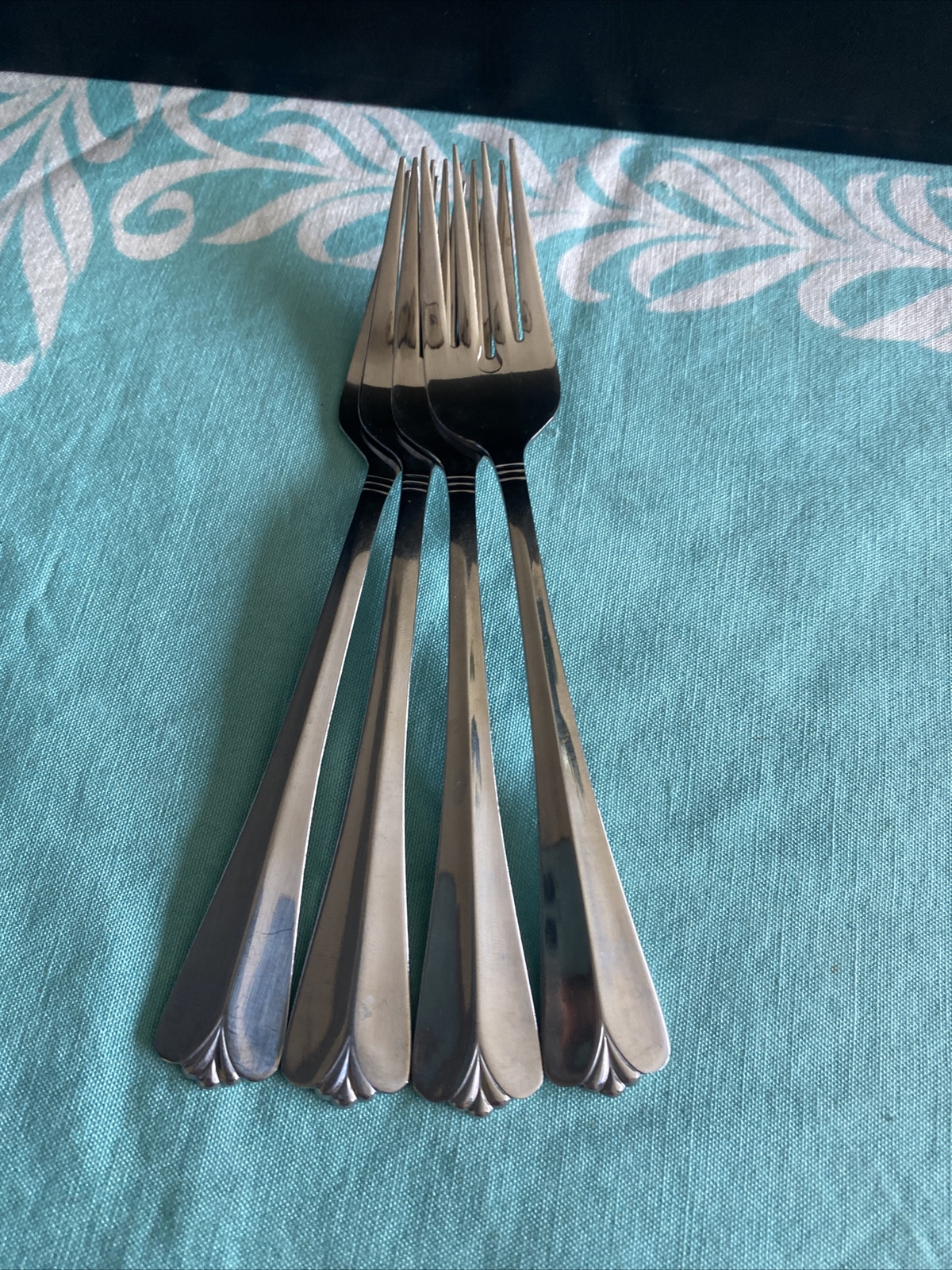 4 Pcs Rogers Co Country Shell Salad Forks Stainless Flatware