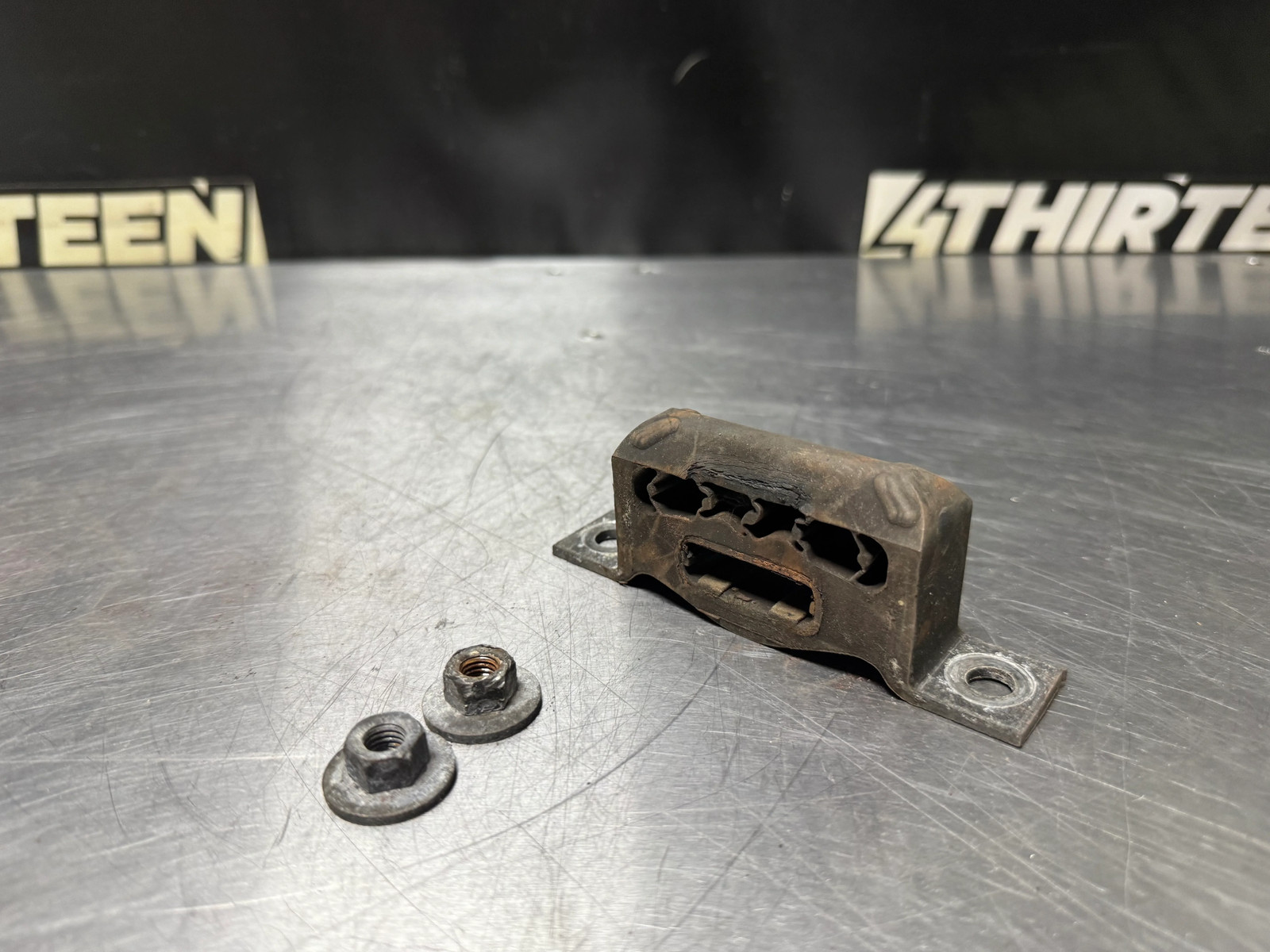 1997-2004 C5 CORVETTE REAR RUBBER EXHAUST HANGER #N122