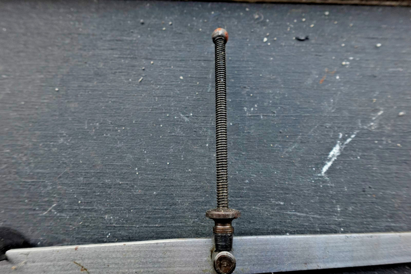 Spring divider 18"