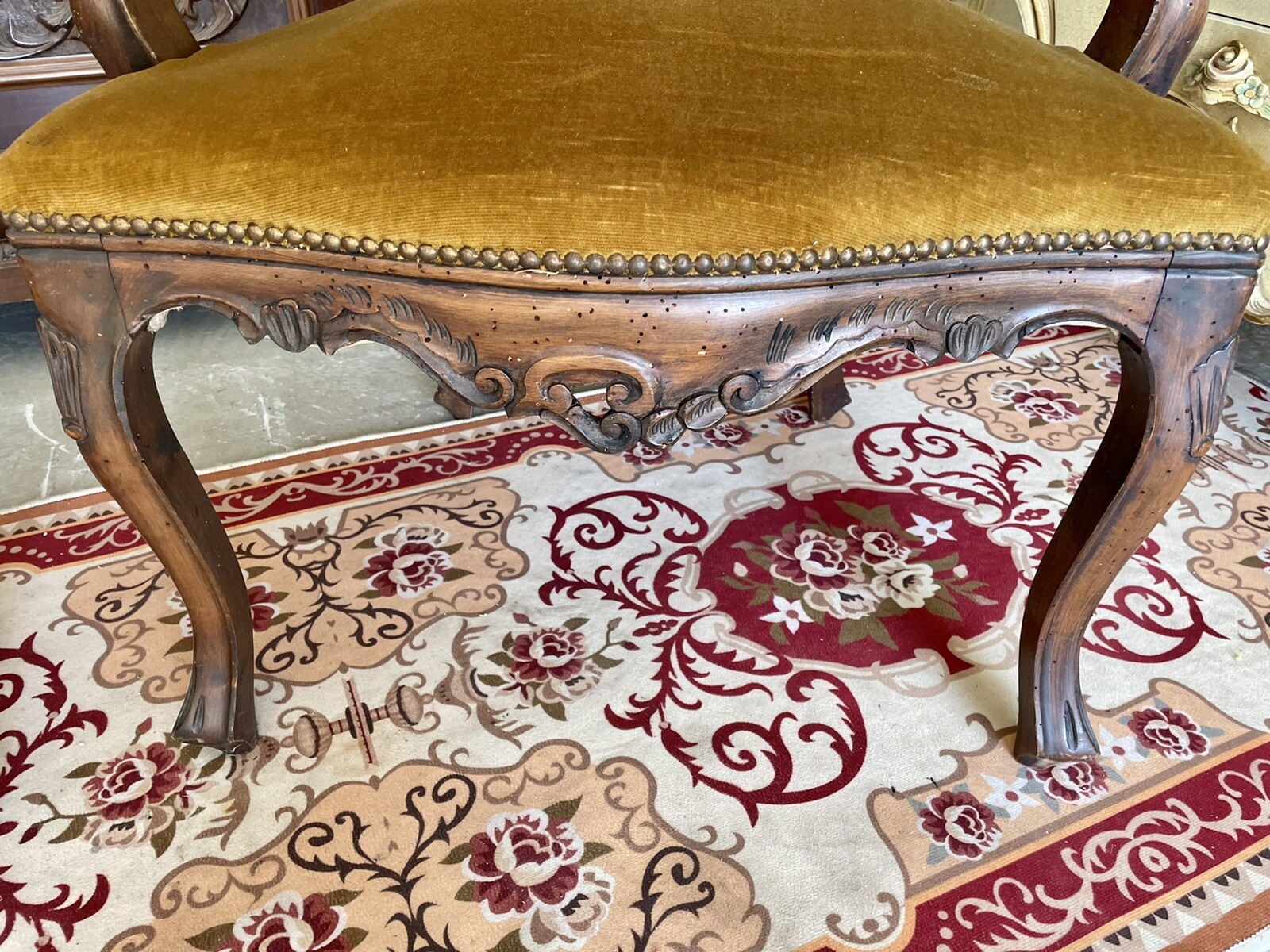 PAIR OF LUIGI FILIPPO ARMCHAIRS IN WALNUT WOOD AND VELVET '900