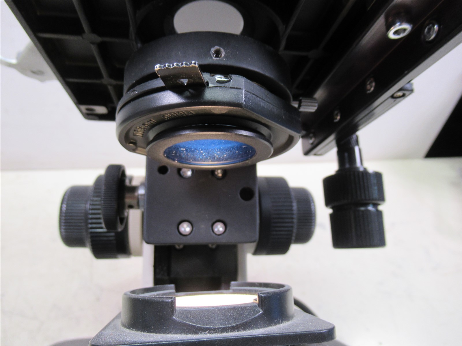 Nikon YS2-H Binocular Microscope with 4 Objectives & 2 Eyepieces & Light Source