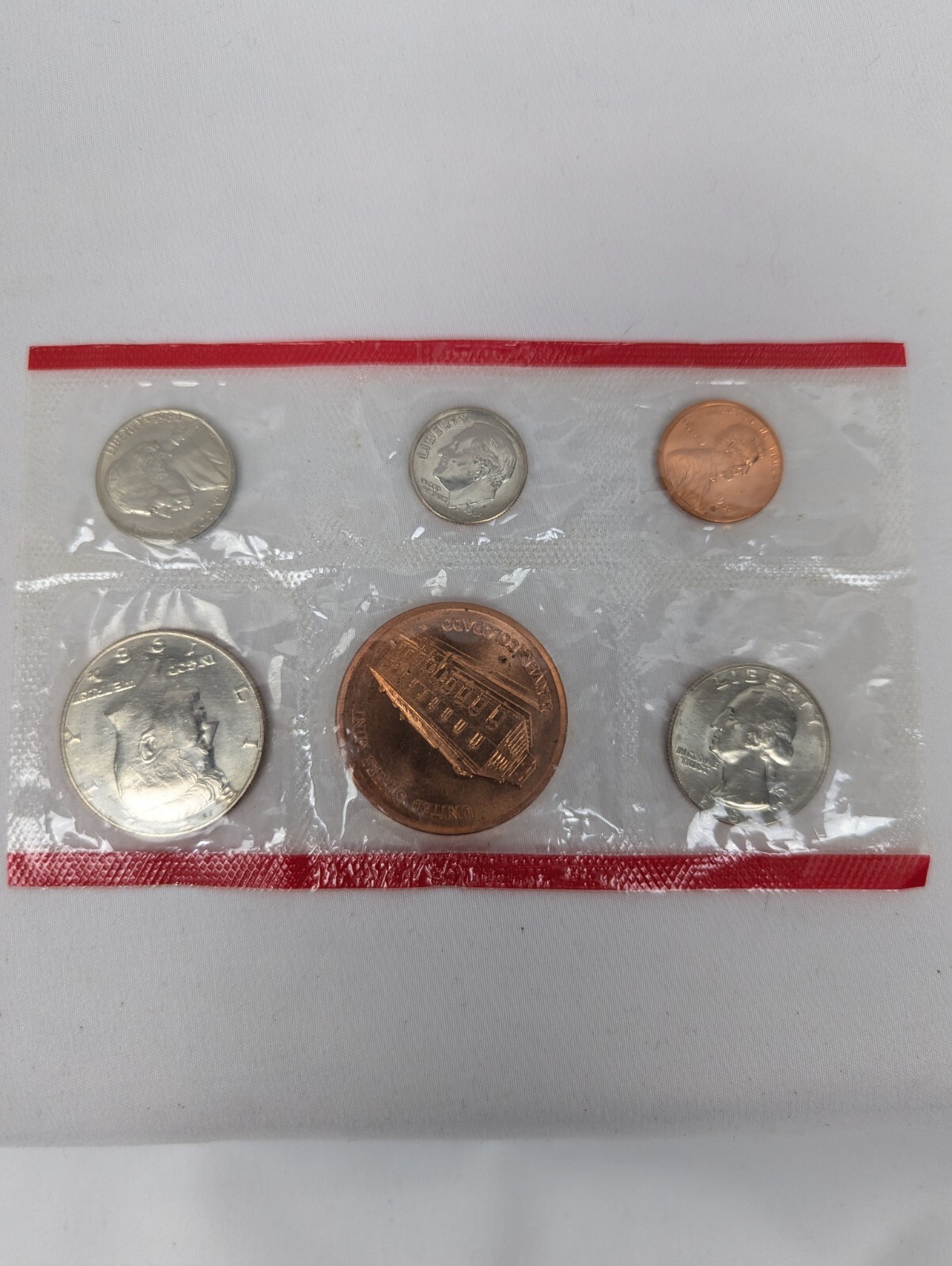 1984 Uncirculated Denver Mint Souvenir Set with Bronze Treasury Coin