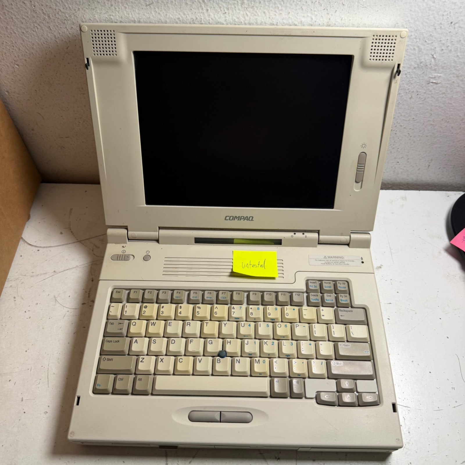 Vintage Compaq LTE 5100 10.4" LCD TrackPoint QWERTY Keyboard Laptop - Untested