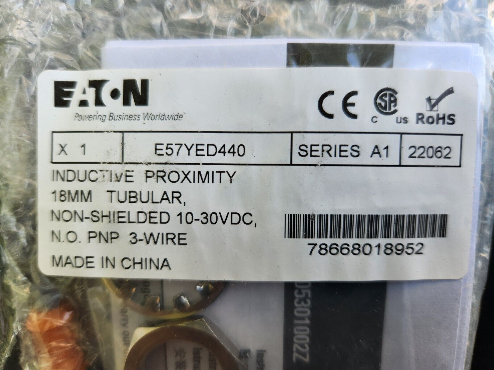 Eaton E57YED440 Inductive Proximity Switch, 18 mm Tubular 10-30VDC, 3 wire