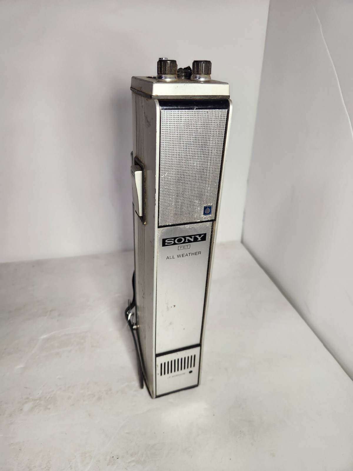 UNTESTED Sony Transceiver CB-200W Vintage Walkie Talkie Ham Handheld Radio Retro