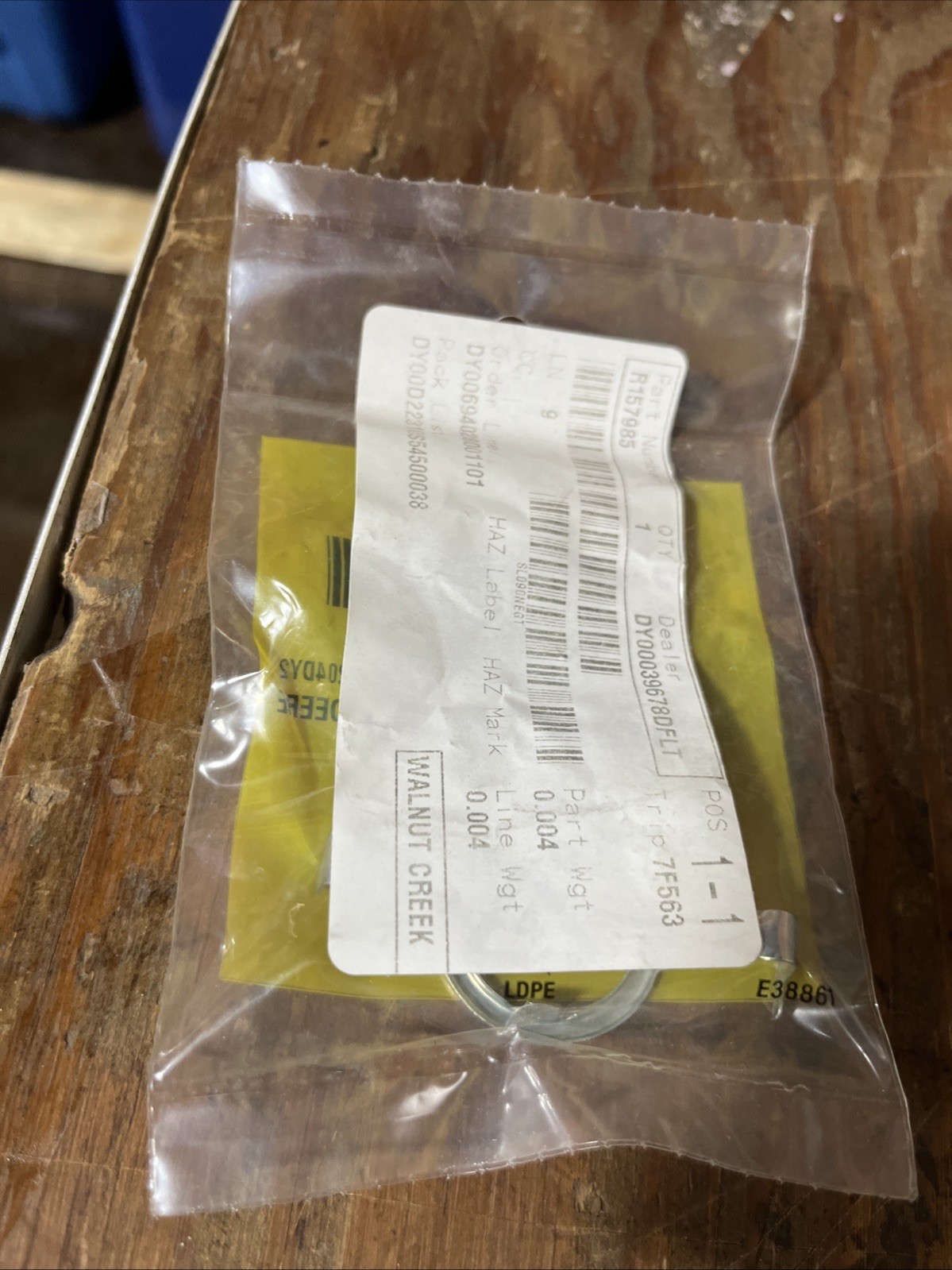 John Deere Bulb Retaining Clip R157985