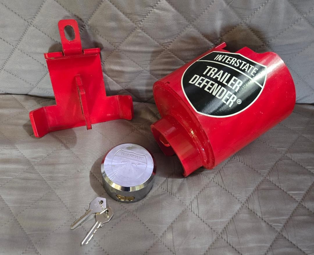 Interstate Trailer Defender 2-5/16" Trailer Coupler Lock W/ Puck Lock Key Cargo