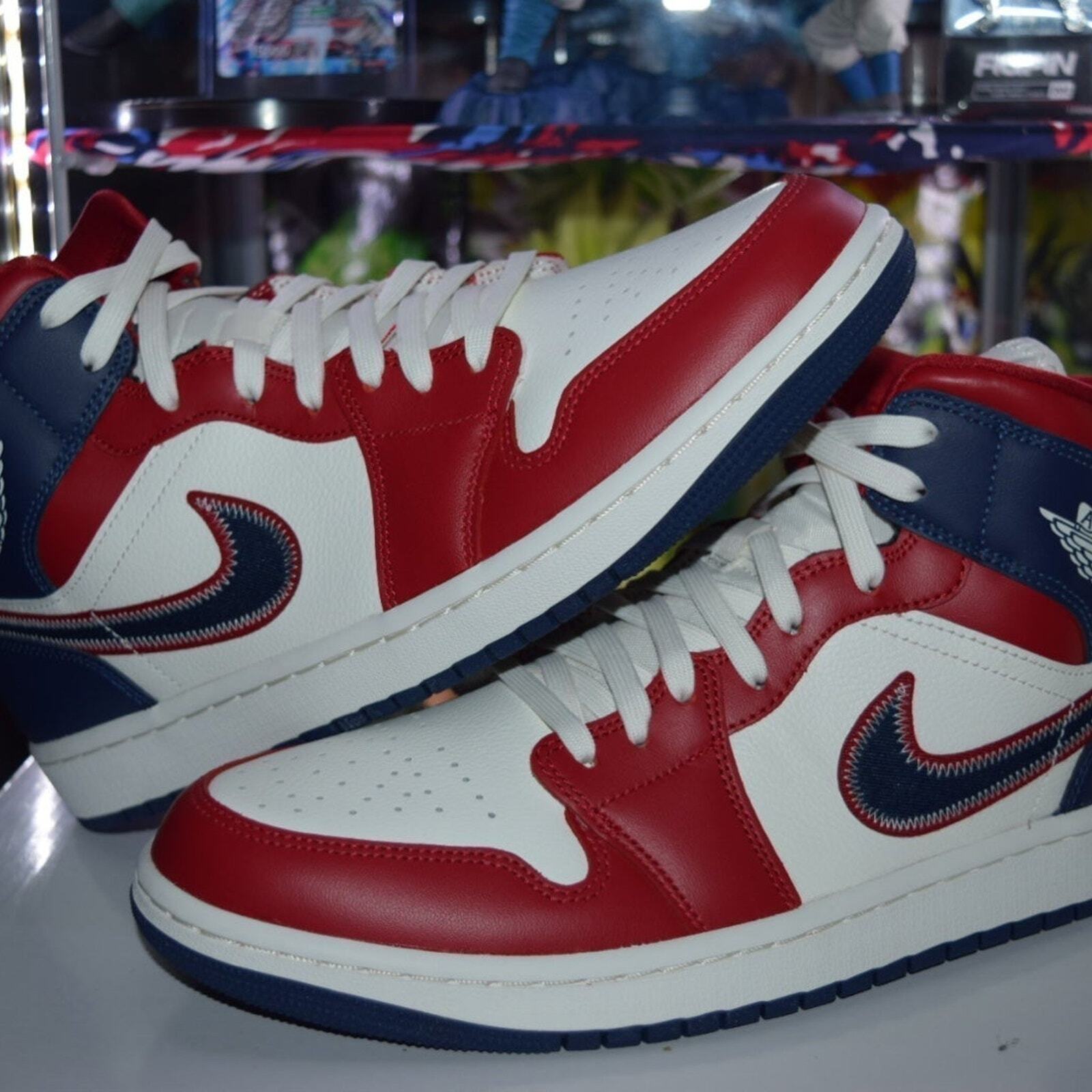 WMNS Air Jordan Mid SE