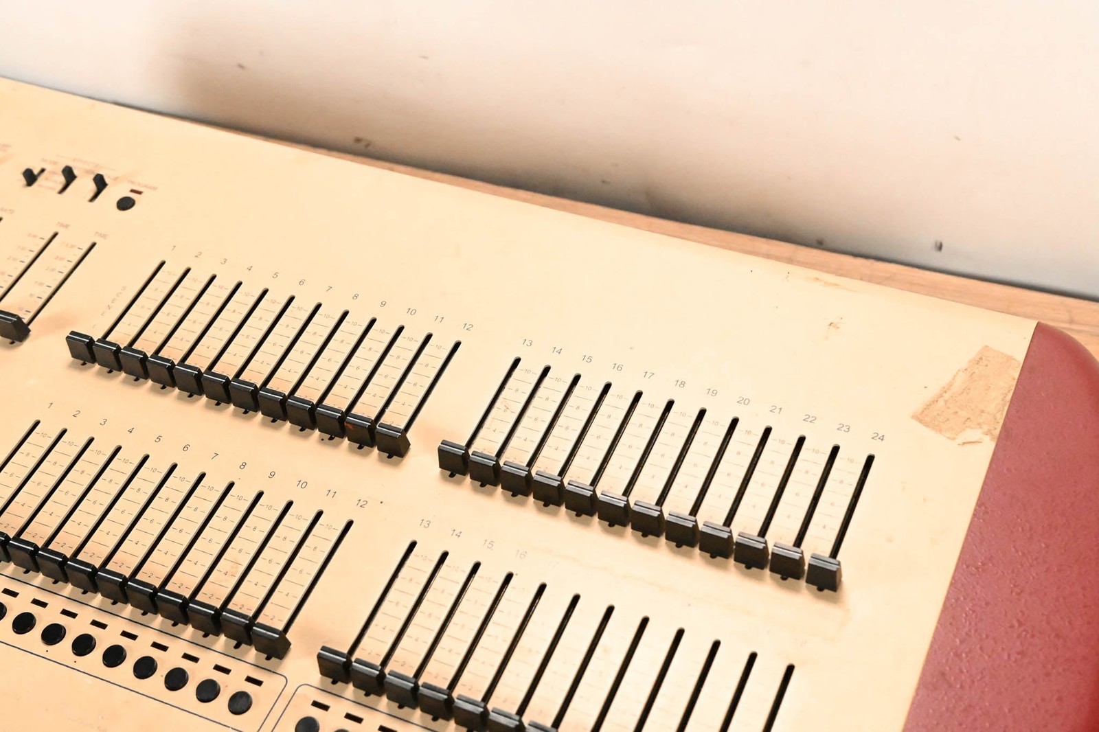 Electronics Diversified, Inc. Lite Theatrical Lighting Control Console CG01VHB