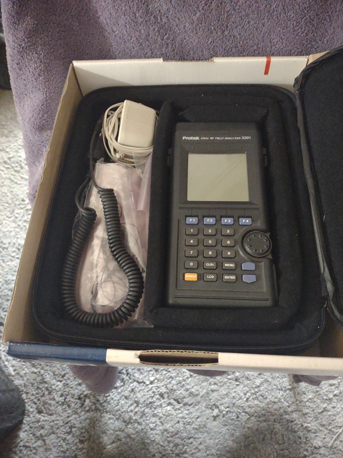 New Protek 3201 2GHz Hand-Held RF Field Signal Strength Analyzer - Tested Works
