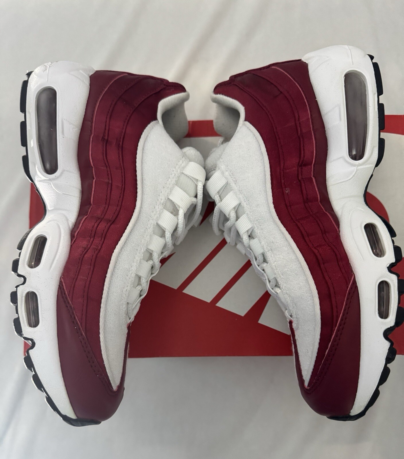 Nike Air Max 95  Womens Size 7.5 Red Crush-white