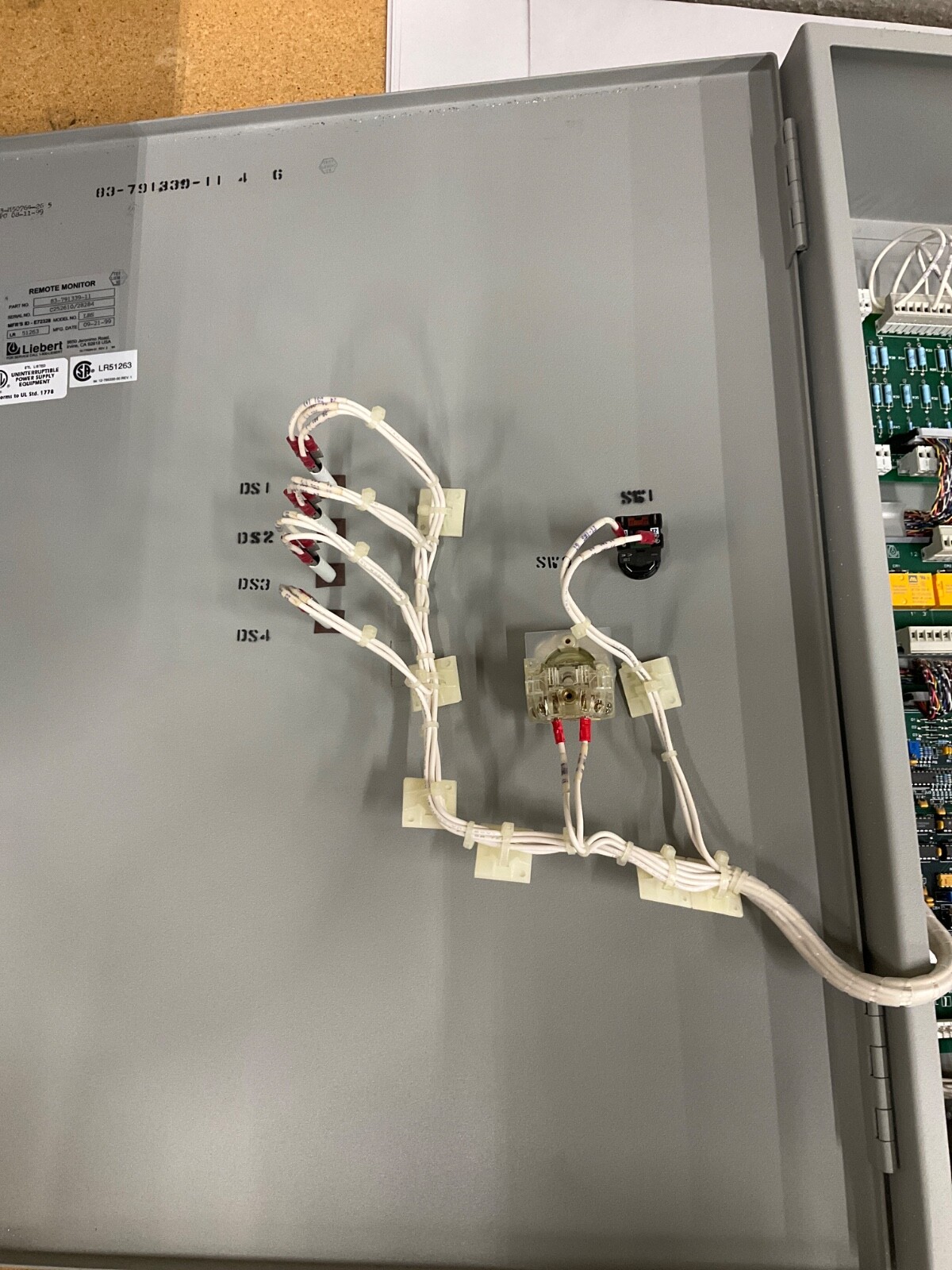 Liebert Extended Load Bus Synchronization Remote Panel (ELBS) 83-791339-11