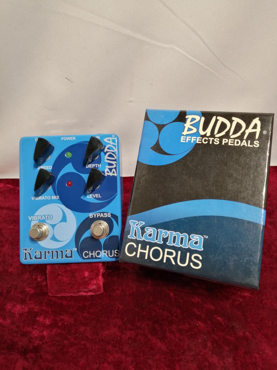 BUDDA Effects Karma Chorus Vibrato Guitar Effect Pedal with Blend Controls