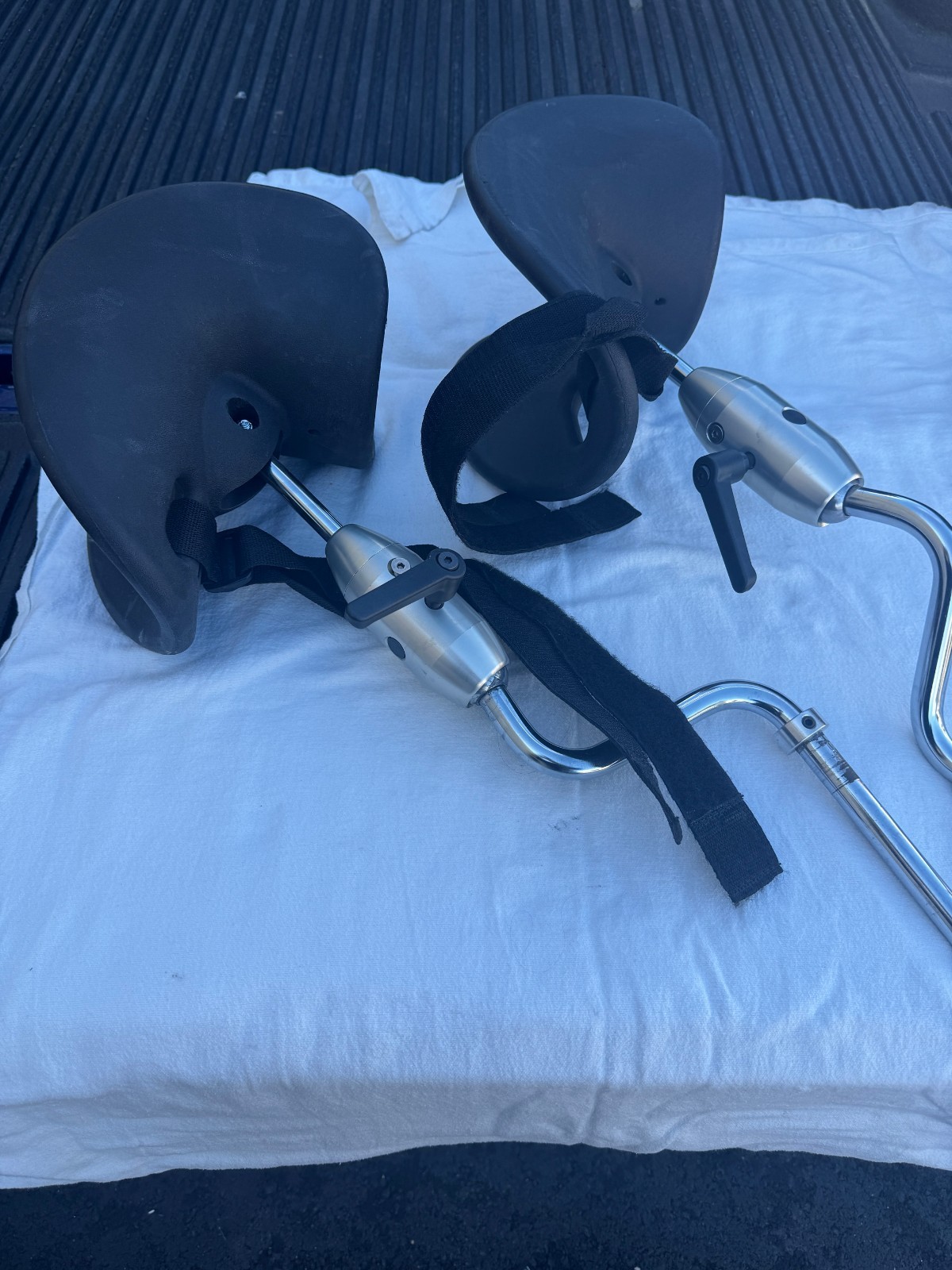 Midmark Ritter Articulating KNEE CRUTCH Set 9A411001 / no mounting hardware