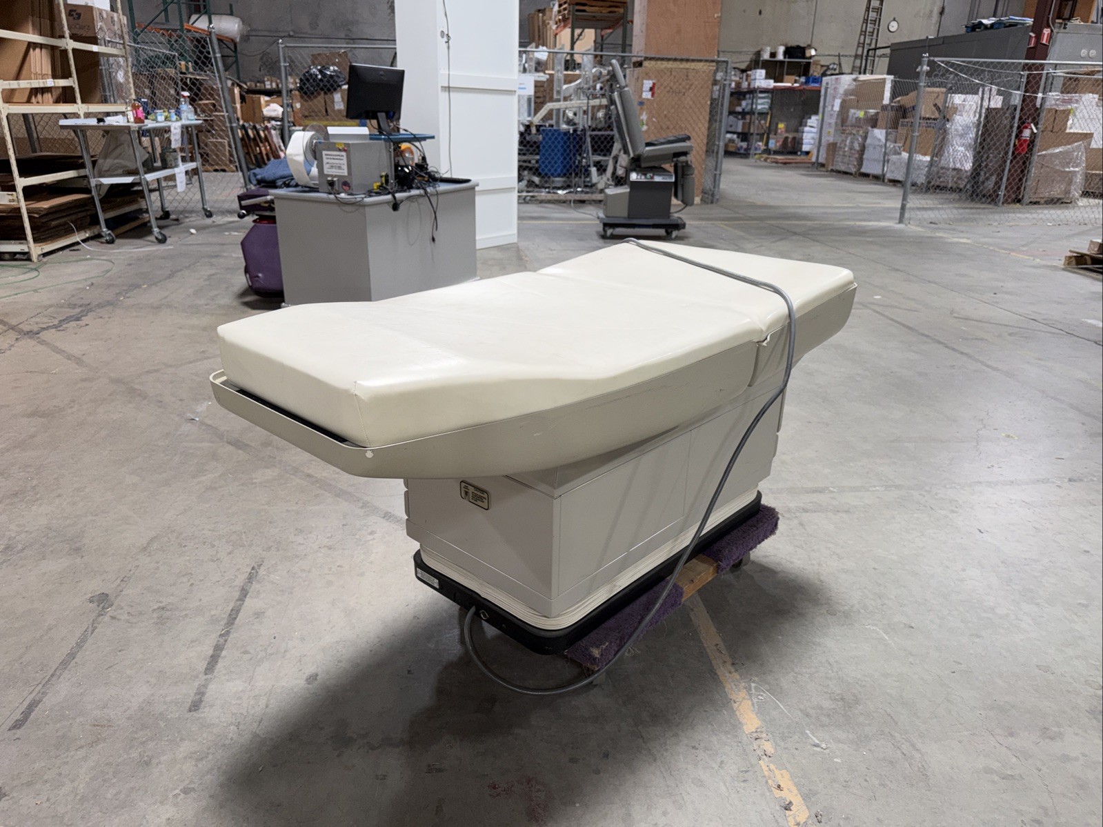 Midmark 405 Power Exam Table Working No Hand Control