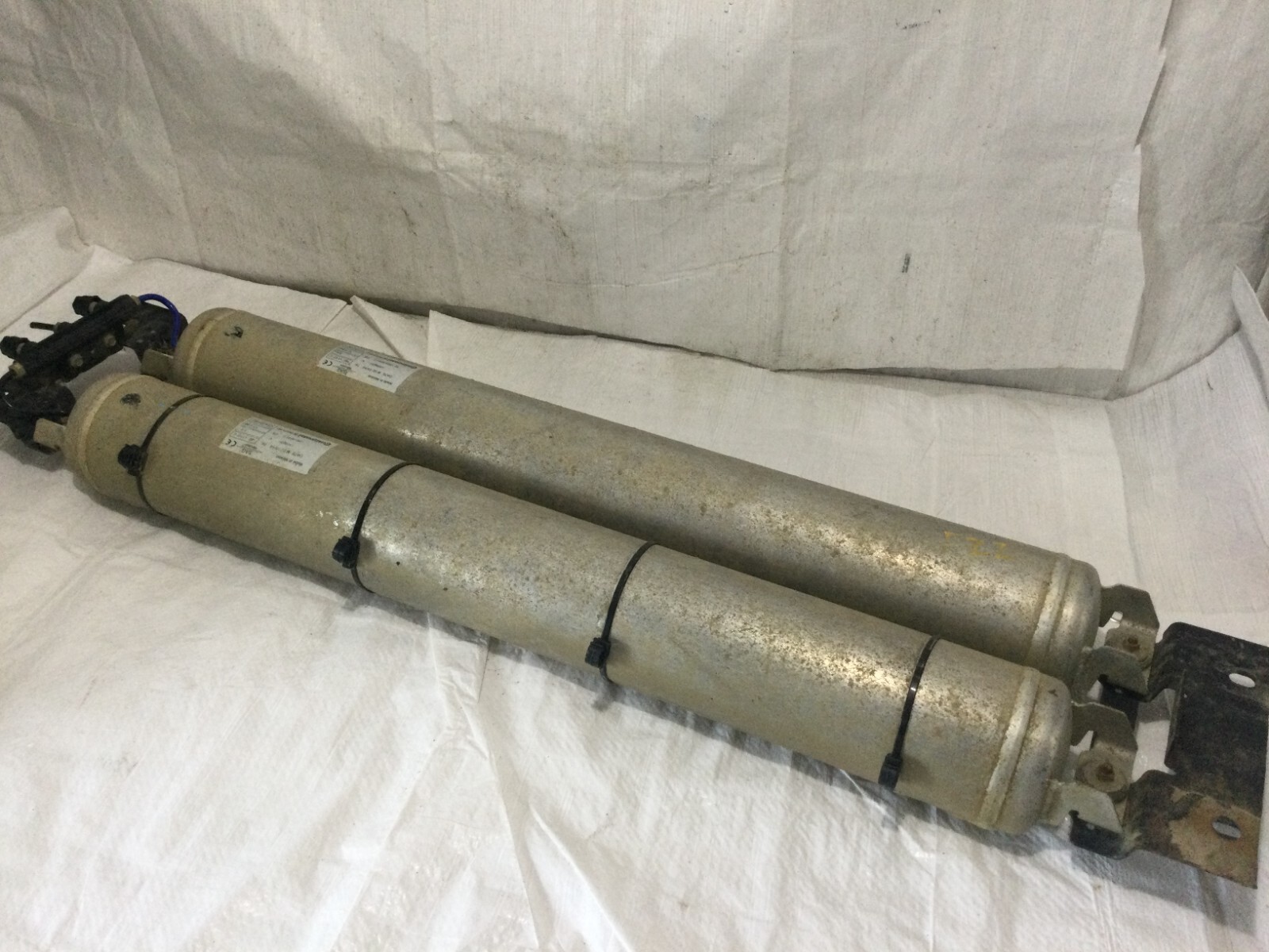 2014 Ram 1500 Air Ride Suspension Reservoir Tank 04877129AC OEM