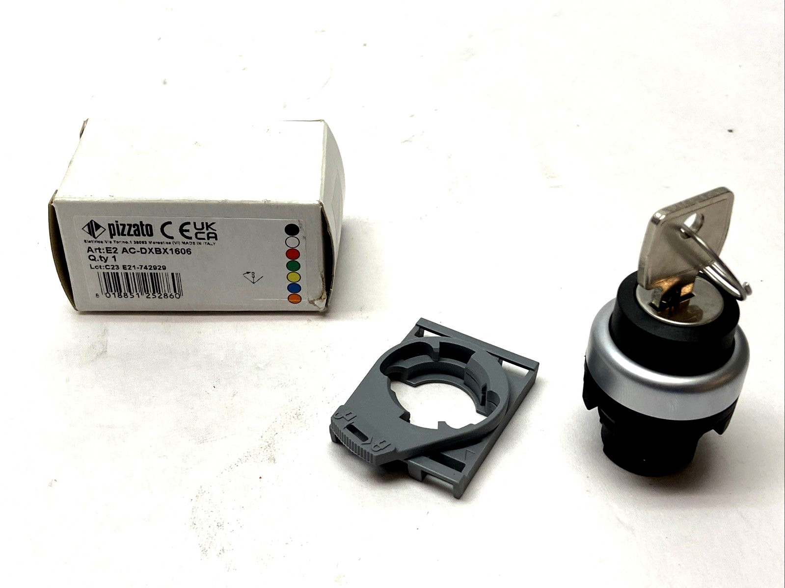 Pizzato E2 AC-DXBX1606 Keyed Selector Switch