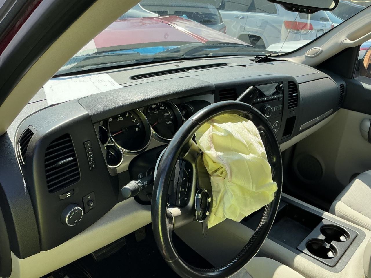SILVRDO15 2007 Glove Box 4993012