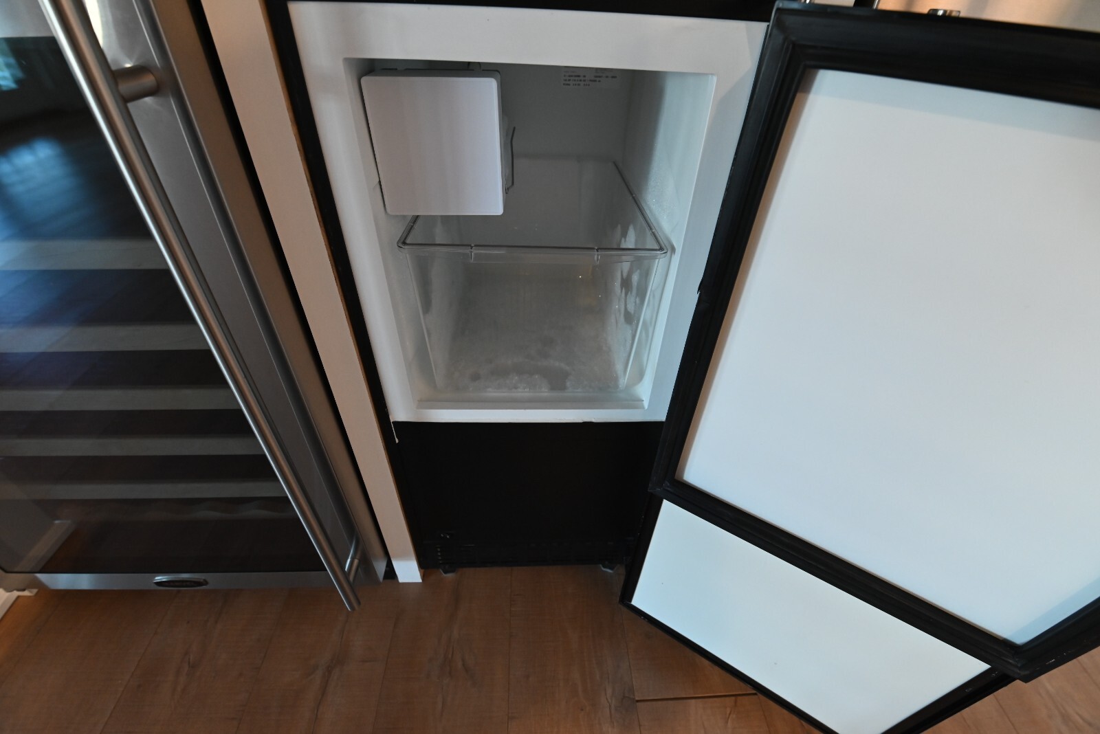 U-Line UADA15IMB00 15" Paneled Ice Maker, ADA Compliant
