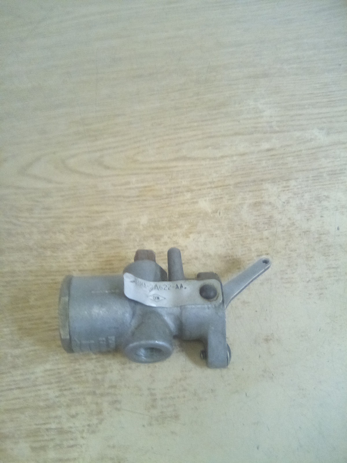 Bendix D3HA-2A622-AA TW-3 Control Valve