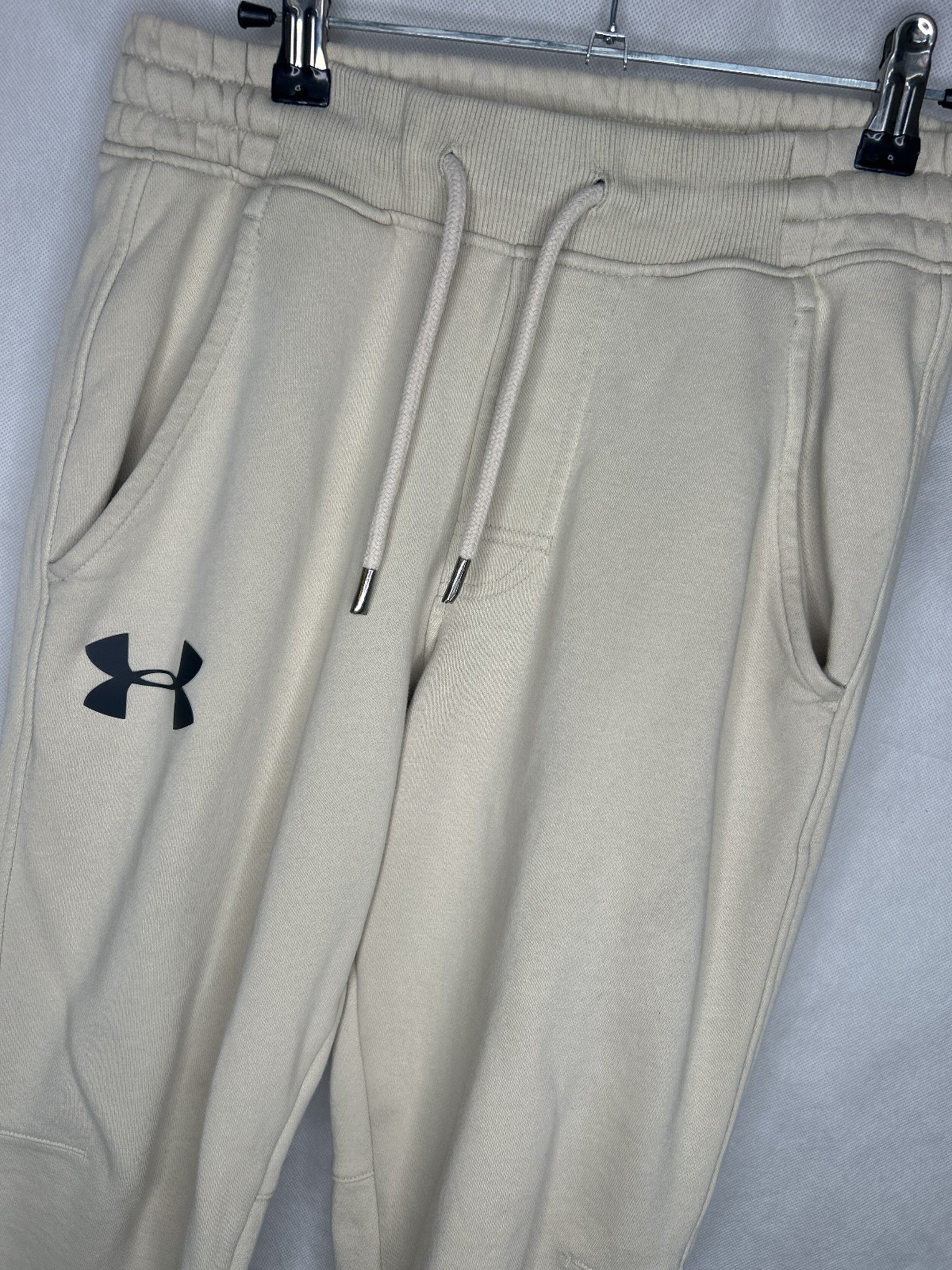 Under Armour Joggers Mens Large Beige Cream Tapered Fit Sweatpants Logo Gym Trai