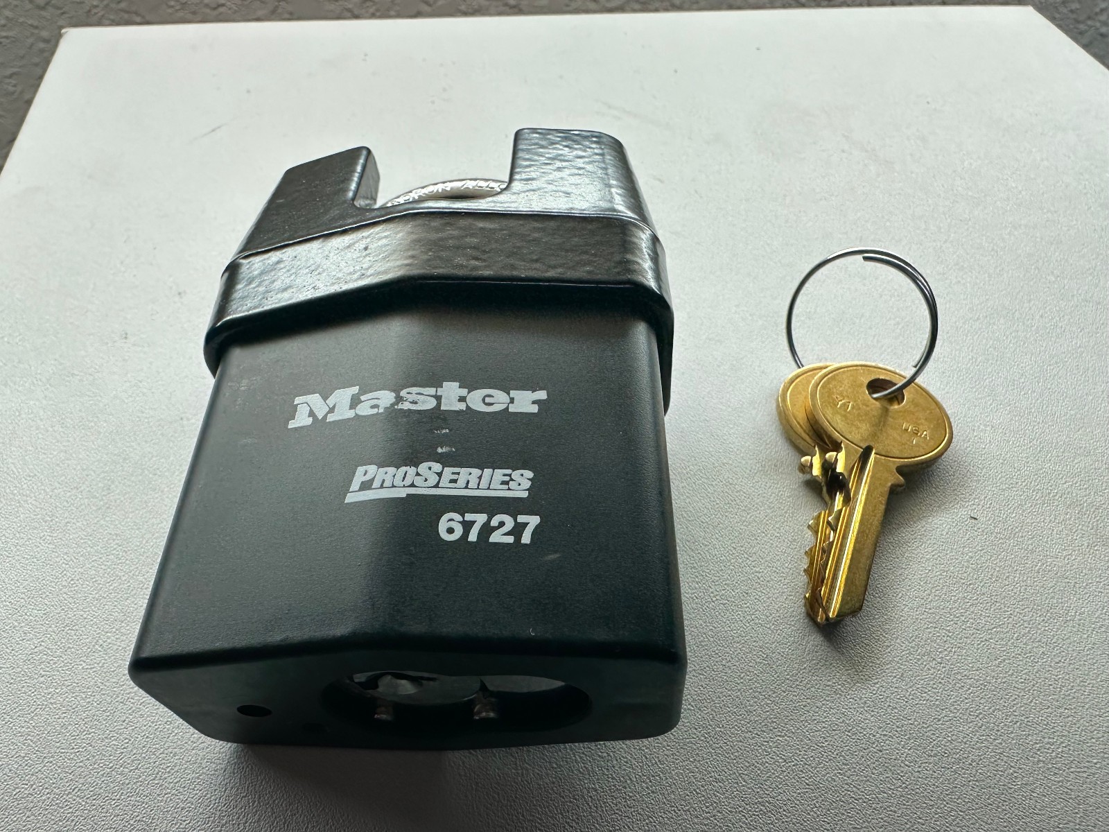 Master Lock 6727 ProSeries Padlock Included Cylinder Yale Y1
