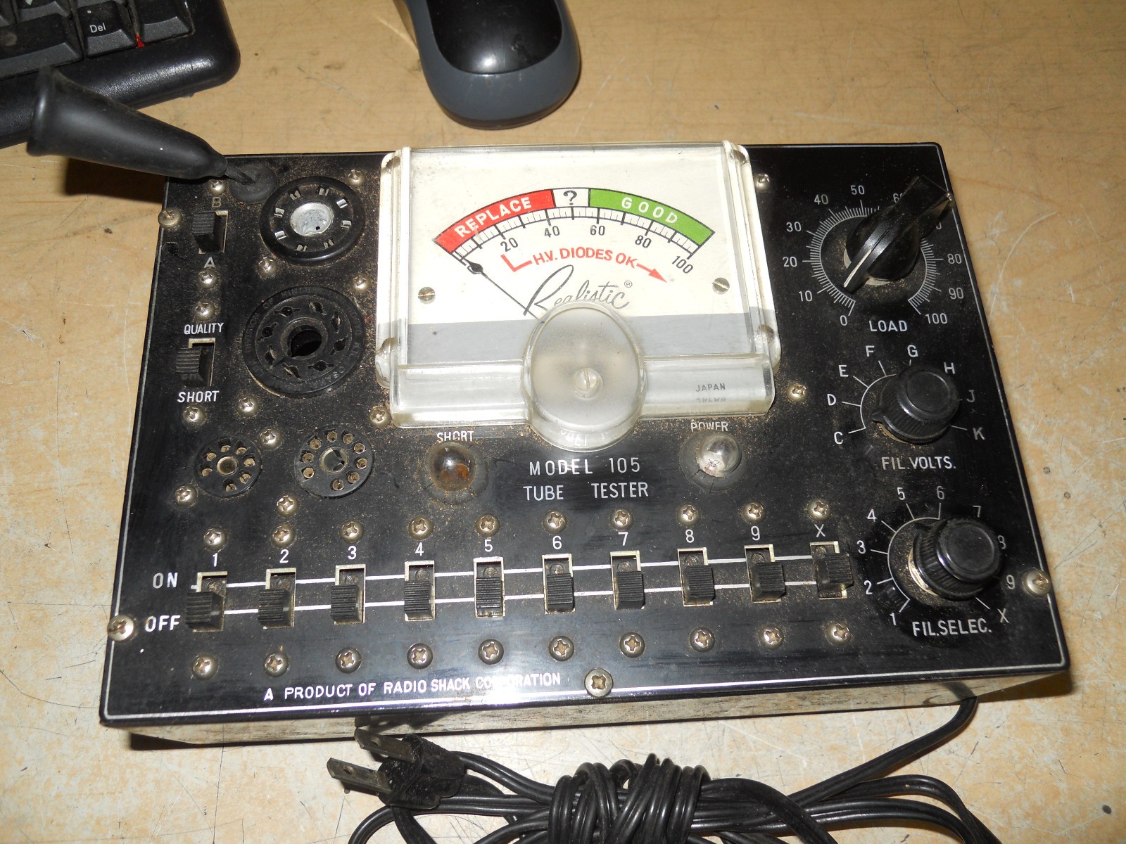 Realistic Model 105 Vacuum Tube Tester Untested