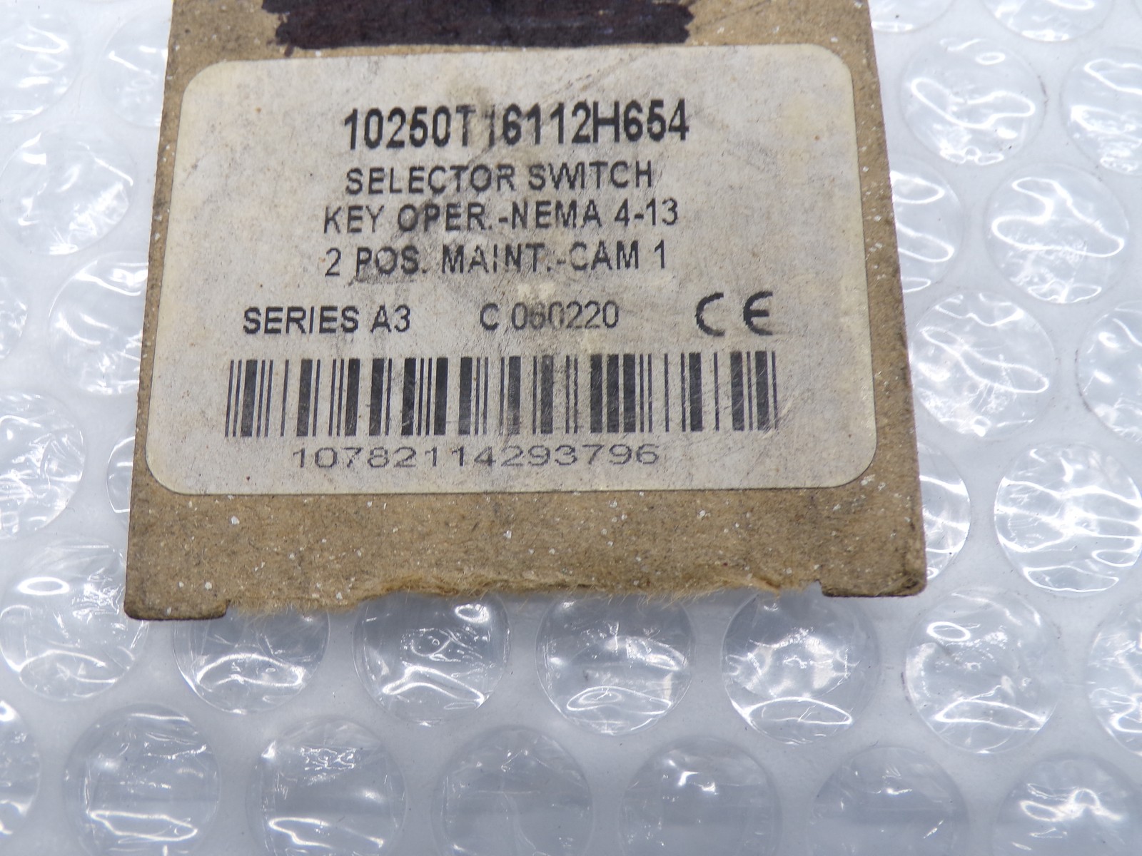 CUTLER HAMMER 10250T16112H654 SER.A3 SELECTOR SWITCH W/KEY NSNP