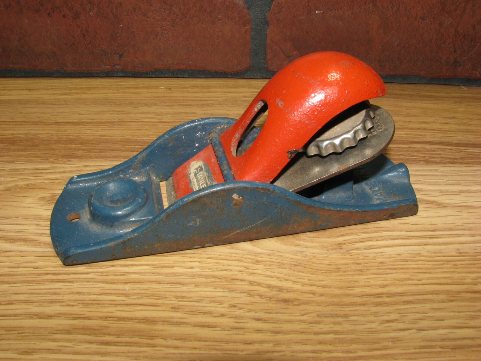 VTG Stanley Block Plane Wood Hand Woodwork 6 1/2"  1247 Blade USA Red C247