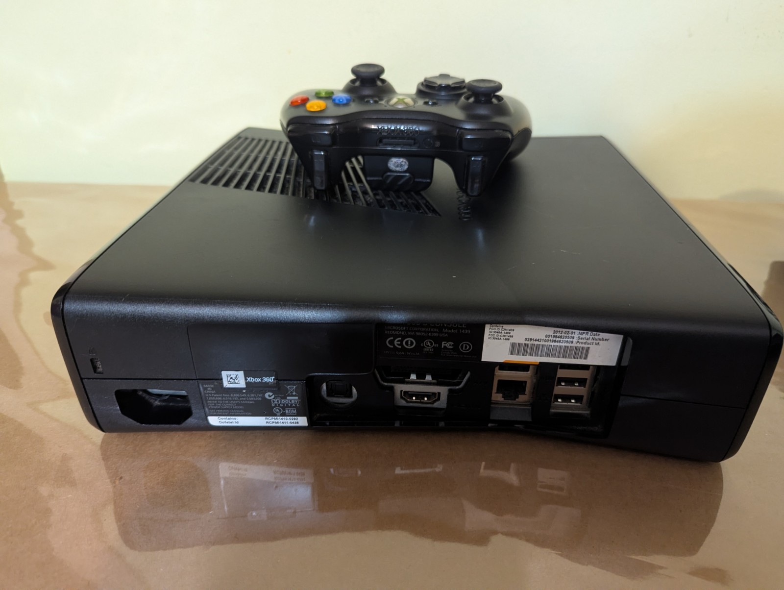 Microsoft Xbox 360 Slim Black System Console 4GB Controller Cords TESTED
