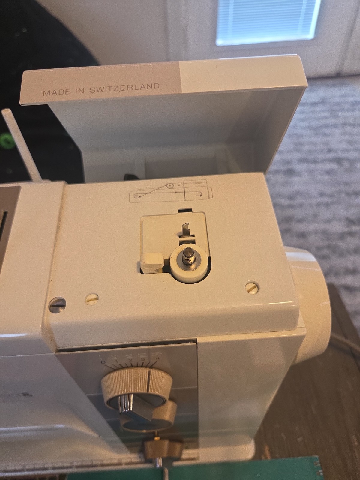 BERNINA Record 930 Electronic Sewing Machine (Read Description)