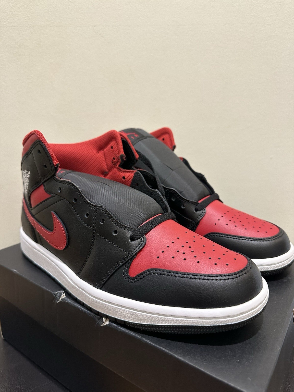 NIB Men Nike Jordan 1 Mid Bred Twist Black/Varsity Red/Summit White DQ8426-067