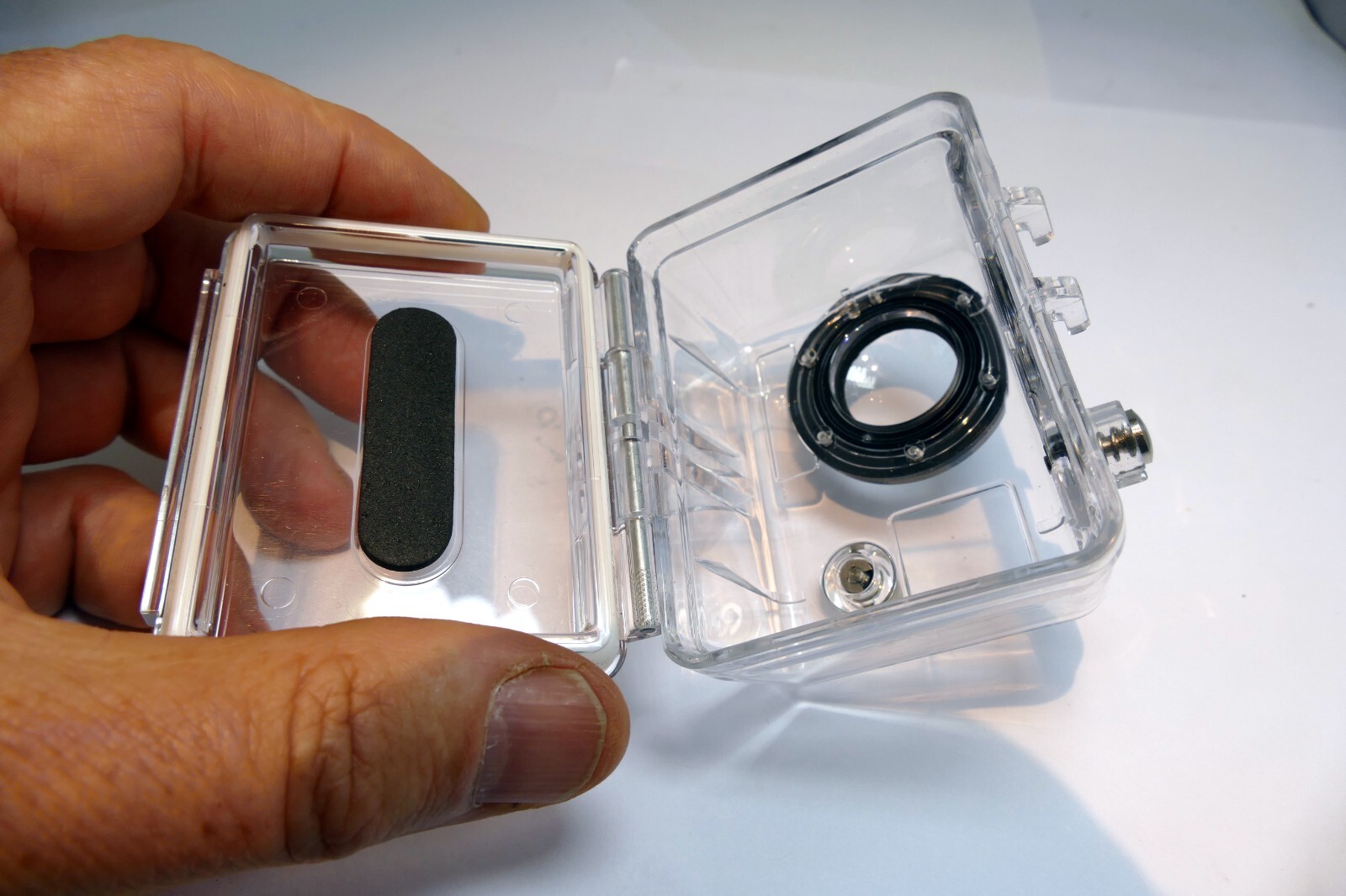 GoPro HERO plastic hard case housing - missing locking buckle