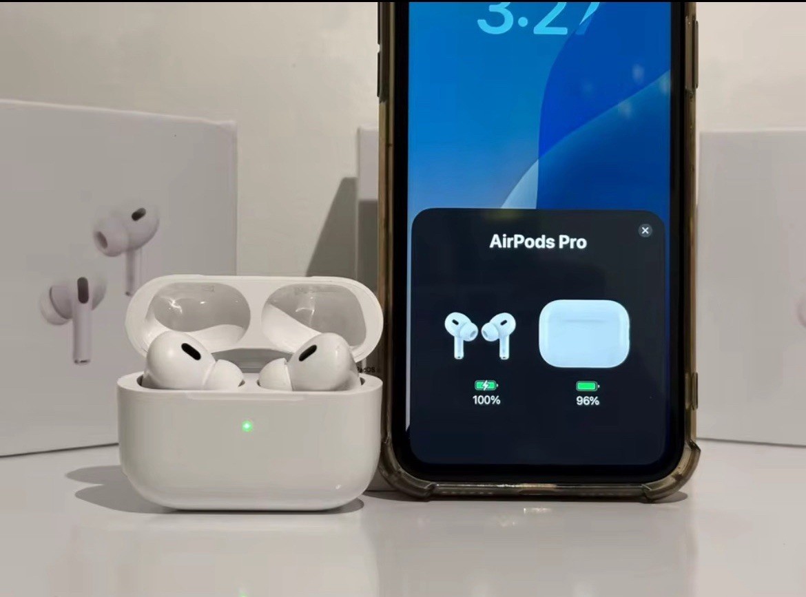 White AirPodspro2ndgeneration)